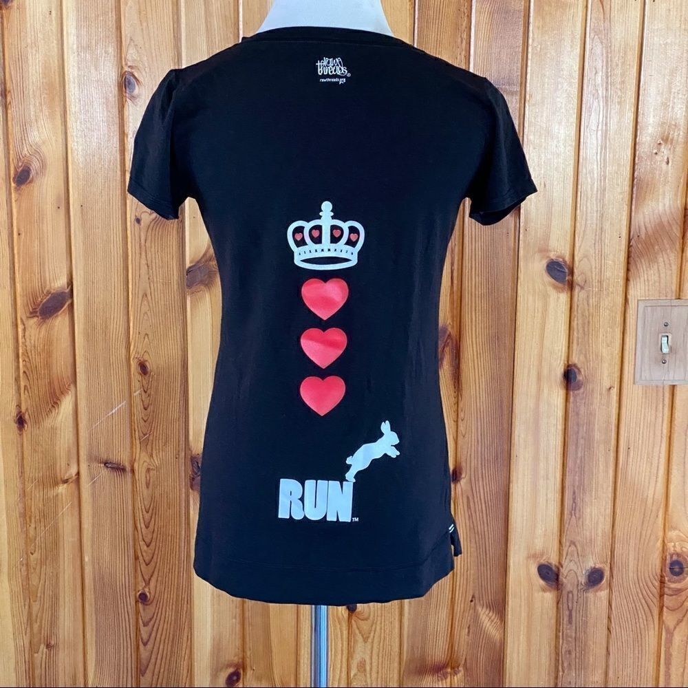 Raw Threads Red Queen Fitted T-Shirt - Picture 2 of 9